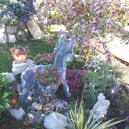 Makaus Apartment Kampor