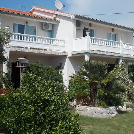 Makaus Apartman Kampor