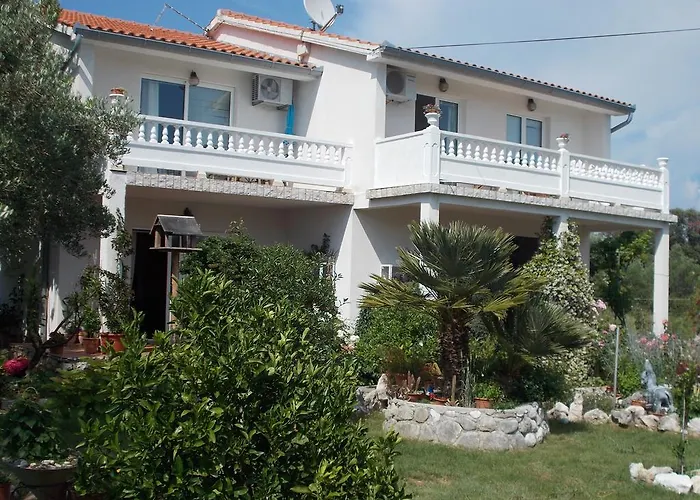 Makaus דירה Kampor